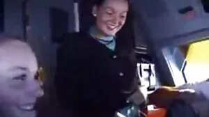 Viande interdite pour une MILF qui aime vieille coquine l'anal