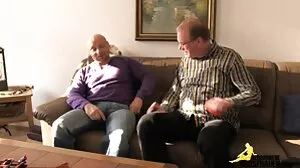 Gia Derza, invitée du dîner ma vieille voisine est une cochonne BRAZZERS, est une tricheuse anale
