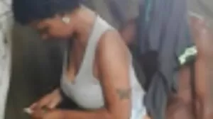 Elexis va dur sur une autre chatte vieille cochonne xxx de baby-sitter