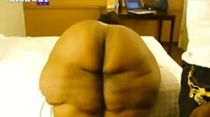 Bimbo blonde sodomisée sur son vieille cochonne sexy rêve californien