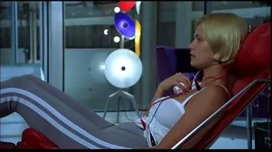 Une MILF bienveillante réveille son beau-fils Steve pour du vieilles françaises cochonnes sexe et du visage