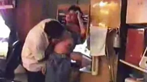 BangBros: Un cambrioleur se fait gifler sur video vieille cochonne PornHD avec Bella Rolland