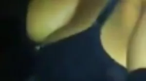 Une vieille tres cochonne négociatrice dure MILF calme magiquement un travailleur