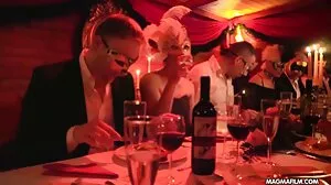 BRAZZERS : Sexe en cuisine avec Rachel Starr vieille cochonne russe sur PornHD