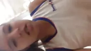 Orgasmic Teen w Braces Stuffes TOUT dans sa chatte une vieille cochonne