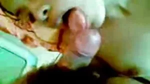 Sexe sensuel de Happy Sybill tres vieilles salopes avec un garçon aux yeux bandés