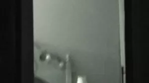 La belle Bea prend deux bites dans sa vieille cochonne xxx chatte serrée