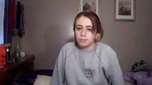 Gamer Boyfriend ne peut pas ignorer la plantureuse Joanna pendant longtemps vieilles cochonnes francaises