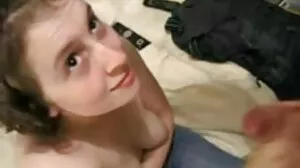 Brazzers: Emily Willis et Kissa vieille belle mere cochonne Sins exploitent un lave-auto sale sur PornHD